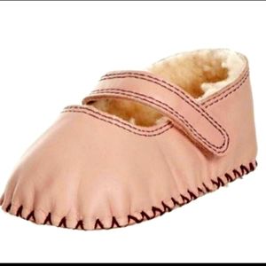 UGG Aistralia leather baby slippers